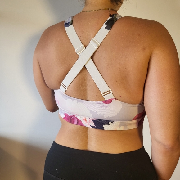 Sports top - Picture 2 of 4